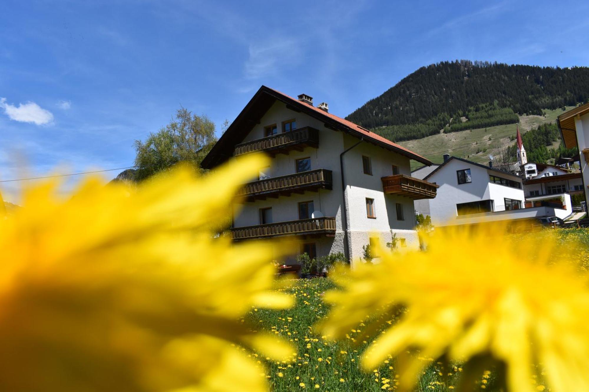Hirschstube Nauders Bed and Breakfast Εξωτερικό φωτογραφία